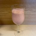 Simi and Milo's cooksnap of when they made Strawberry Smoothie with banana.