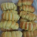 Cooksnap dari Juraida untuk resep Roti ham kucai ala Bakery terkenal Korea 62thn. Bahan simple
