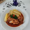 Zsuzsanna Zwolenszky Cooksnap-ja, amikor elkészítette a(z) Körömpörkölt, köménymagos főtt krumplival. GM receptet.