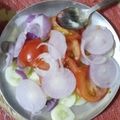 Shmi deol का कुकस्नैप जब उन्होंने सलाद (salad recipe in Hindi) बनाया था।