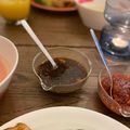 Cooksnap Kanaaneko semasa beliau membuat Sos Kicap Nasi Ayam.