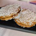 El cooksnap de Arooxa Mes cuando hizo Galletas de coco y mermelada de fresa para niños muy tiernas.