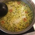 István Szőllősi Cooksnap-ja, amikor elkészítette a(z) Tárkonyos csirkeragu leves receptet.