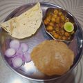 Falguni Shah's cooksnap of when they made છોલે ભટુરે(Chhole Bhature recipe in Gujarati).