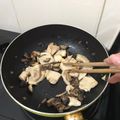 Cooksnap của Hạnh Đoàn khi họ làm theo món Nấm xào ức gà