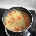 Cooksnap perryna semasa beliau membuat Sup Telur.