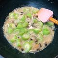 Jana Tsai 的 蟹肉棒菇菇炒絲瓜 cooksnap