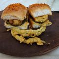 Nisha Khatri का कुकस्नैप जब उन्होंने बड़ा पाव (vada pav recipe in Hindi) बनाया था।
