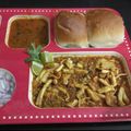 Monali Dattani का कुकस्नैप जब उन्होंने मुंबई मिसल (mumbai misal recipe in Hindi) बनाया था।
