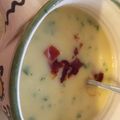 Könyves Mónika Cooksnap-ja, amikor elkészítette a(z) Sárgaborsó krémleves receptet.