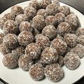 Edina Szanto Cooksnap-ja, amikor elkészítette a(z) Kókuszgolyó a legegyszerűbben #mitfözzekmamagunknak receptet.