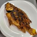 Cooksnap Sesimple Loralin semasa beliau membuat Talapia Goreng Garing.