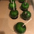 bootsieboo132's cooksnap of when they made Best ever candy apples (they got a chewy coating, not hard to bite at all!).