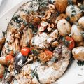 Cooksnap de Daniela Bargado quando cozinhou Dourada no forno, com limão, batatas, pimentos e cebola.