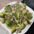 El cooksnap de Sandra RO cuando hizo Wok de langostinos salteados con brócoli y champiñones.