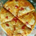 AKANSHA SANJAY SRIVASTAVA का कुकस्नैप जब उन्होंने पिज़्ज़ा (pizza recipe in Hindi) बनाया था।