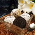 Cooksnap Aznie Khasri semasa beliau membuat Aiskrim Mcflurry Simple (2 Bahan).