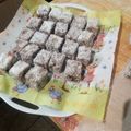 László Zólyom Cooksnap-ja, amikor elkészítette a(z) RETRÓ KÓKUSZKOCKA - Gyermekkorunk húsvétját idézi receptet.