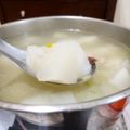 美寶Mabel 的 自助餐店菜頭湯4.0內含整粒貢丸香菇跟排骨 cooksnap