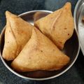 Vanika Agrawal का कुकस्नैप जब उन्होंने पंजाबी समोसा (punjabi samosa recipe in Hindi) बनाया था।