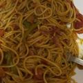 Aparna Ram का कुकस्नैप जब उन्होंने शेजवान वेज नूडल्स (Schezwan Veg Noodles recipe in Hindi) बनाया था।