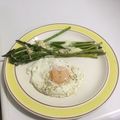 El cooksnap de Claudia Rojas cuando hizo Huevos estrellados con espárragos.