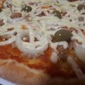 صورة من شيف صابرينال، شاركها بعد تجربة وصفة بيتزا منزلية 😋😋😋