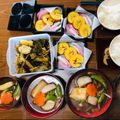 El cooksnap de 🇺🇾 𝓚𝔂𝓸 🇯🇵　🎉JPN-UY 100°ANIVERSARIO 🇺🇾🇯🇵EN 2021🎉 cuando hizo Sopa de verduras y pastel de arroz glutinoso Japonés O-ZOUNI 🇺🇾🇯🇵お雑煮Cocina japonesa de Año Nuevo.