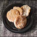 Reshma Tailor's cooksnap of when they made મઠરી.. શ્રીનાથજી ના થોર (Mathari Recipe In Gujarati).