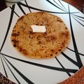 pinky makhija का कुकस्नैप जब उन्होंने चीज़ कैप्सिकम पराठा (Cheese Capsicum paratha recipe in Hindi) बनाया था।
