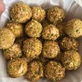 Cooksnap-ul lui Gabriela Mocan atunci când a preparat Chifteluțe: philadelphia, parizer (mortadella) și fistic.