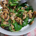 El cooksnap de Salomea Bircu cuando hizo Ensalada templada de champiñones y pollo asado.