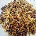 Cooksnap Rose Nani Nizah Nayan semasa beliau membuat Ikan Bilis Goreng Rangup.