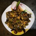 Pinki Banerjee's cooksnap of when they made ডিম ভেনডির কারি.
