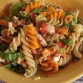El cooksnap de Mayda Morales cuando hizo Ensalada de pasta light 🍅🐟😍.