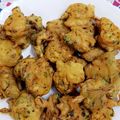 Sadia Alvi's cooksnap of when they made Palak or Hari piyaz ky pakory.