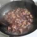 Cooksnap από ΑnGeLoS lab στη συνταγή Καλαμαράκια κοκκινιστά με κοφτό μακαρονάκι 🦑