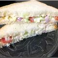 Rashi Mudgal का कुकस्नैप जब उन्होंने वेज मेयोनेज़ सैंडविच (Veg Mayonnaise Sandwich recipe in Hindi) बनाया था।