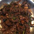 Cooksnap Audrey J semasa beliau membuat Stir-fry Beef with Spring Onions & Ginger.