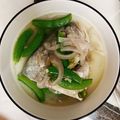 Cooksnap Farah Fahmi semasa beliau membuat Sup Ikan Merah Eat Clean.