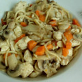 El cooksnap de MaryGlory cuando hizo Espaguetis con salsa de soja, pollo, champiñones y zanahoria.