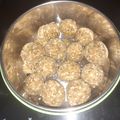 Sunita Singh का कुकस्नैप जब उन्होंने तिल गुड़ नारियल लड्डू (Til gud nariyal laddu recipe in hindi) बनाया था।