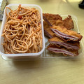 kisördög Cooksnap-ja, amikor elkészítette a(z) Cordon bleu paradicsomos-gombás spagettivel receptet.