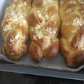 Cooksnap από ευαγγελια μοσχονησιου στη συνταγή Αφράτο Τσουρέκι πασχαλινό