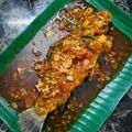 Cooksnap RH Kitchens semasa beliau membuat Siakap tiga rasa thai na kap 😂.