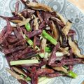 吳珮翎 的 半煎炸版蘆筍香菇炒地瓜條 cooksnap