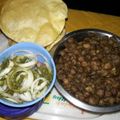 Apeksha sam का कुकस्नैप जब उन्होंने पंजाबी चना मसाला और धनिया भटूरे (Punjabi chana masala aur dhaniya bhature recipe in Hindi) बनाया था।