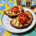 Cooksnap από mgiannok στη συνταγή Σκορδόψωμα με φέτα και ντομάτα 💕