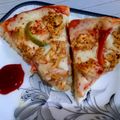 Mahreen Rauf 's cooksnap of when they made Homemade cheesy Pizza.