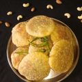 Manisha Ashish Dubey का कुकस्नैप जब उन्होंने राजस्थानी खस्ता उड़द दाल कचौरी (rajasthani Khasta urad dal kacho बनाया था।